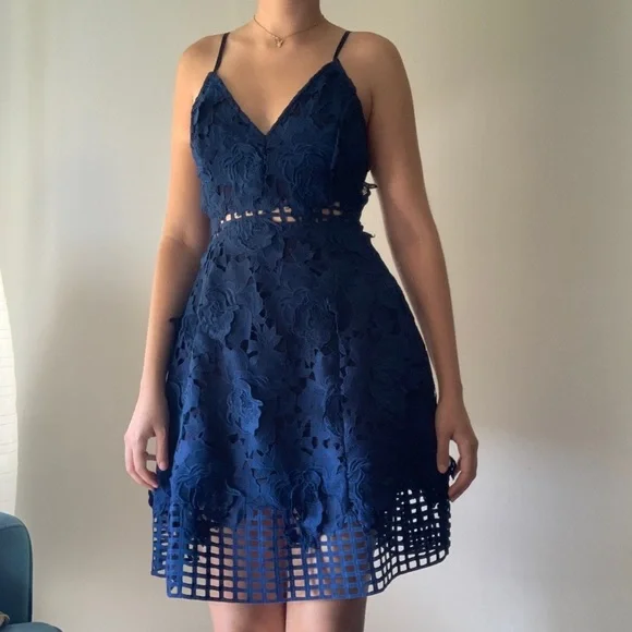 lovers and friends blue lace dress Lover+friendsNavy Blue Open Back Halter Lace Dress Size S, new without tags